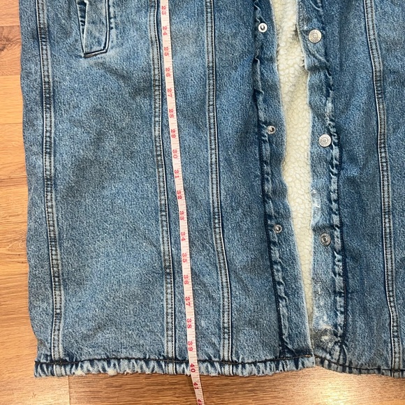 Men's Blue Sherpa-Lined Denim Jacket - Picture 2 of 6